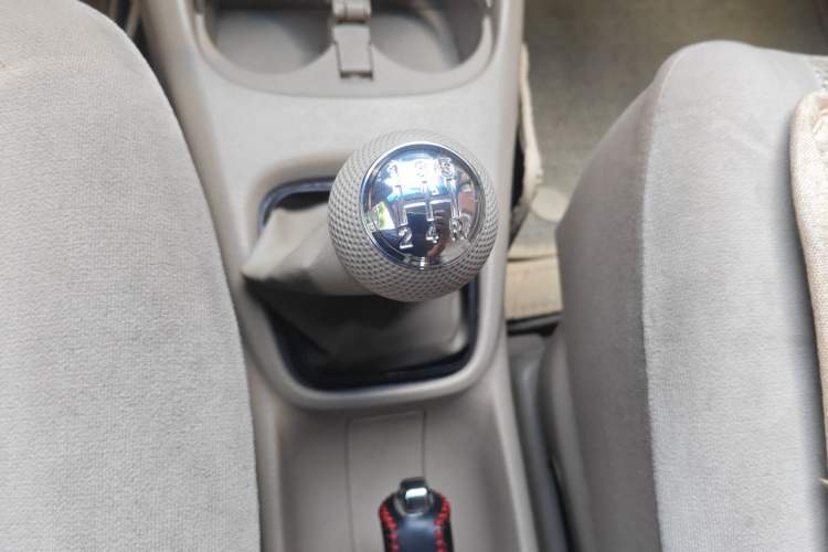 Used Haima Puxima 2005 1.8L Manual Comfort GLX7 Gear Lever