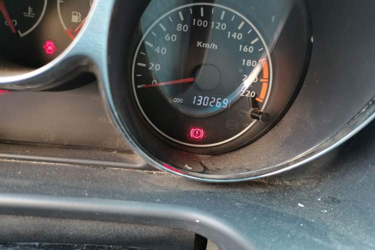 Used Haima Puxima 2010 1.6L Manual 7-Seater Luxury Odometer Close Up