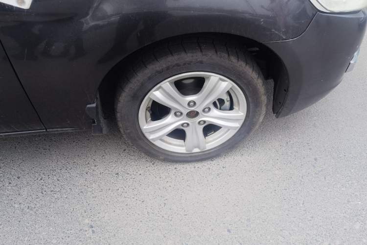 Used Haima Puxima 2010 1.8L Automatic 7-Seater Luxury Right Front Wheel Hub
