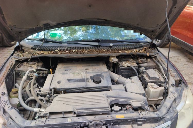 Used Haima Puxima 2010 1.8L Automatic 7-Seater Luxury Engine Bay