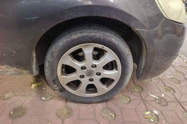 Used Haima Puxima 2010 1.8L Automatic 7-Seater Luxury Right Front Wheel Hub