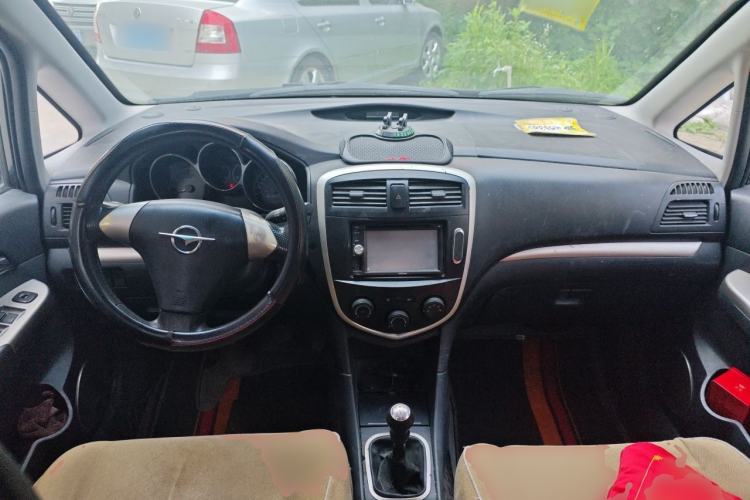 Used Haima Puxima 2010 1.6L Manual 5-Seater Comfort Trim Center Console