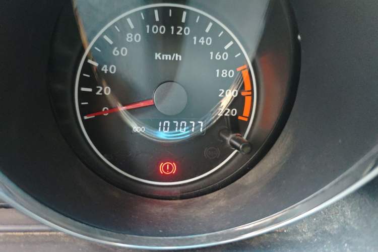 Used Haima Puxima 2010 1.6L Manual 5-Seater Comfort Trim Odometer Close Up