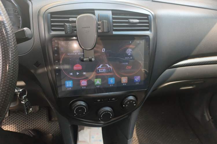 Used Haima Puxima 2010 1.6L Manual 7-Seater Luxury Audio And AC Panel
