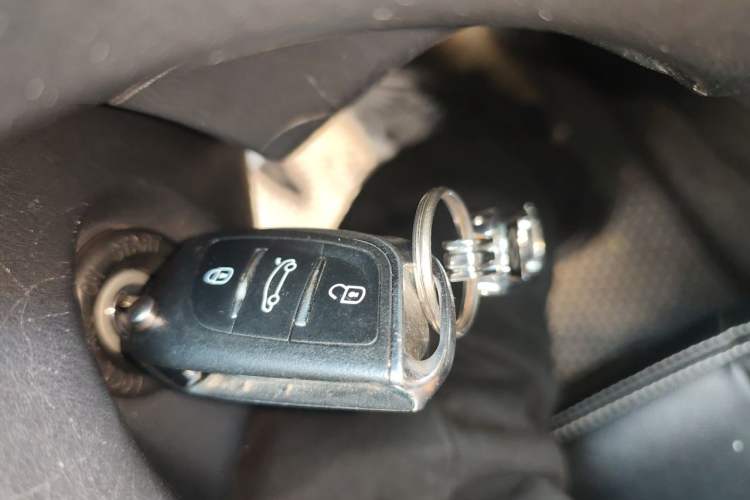 Used Haima Puxima 2010 1.6L Manual 7-Seater Luxury Vehicle Key
