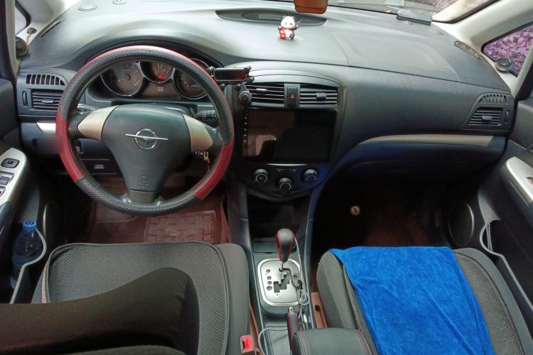 Used Haima Puxima 2010 1.8L Automatic 5-Seater Comfort Trim Center Console