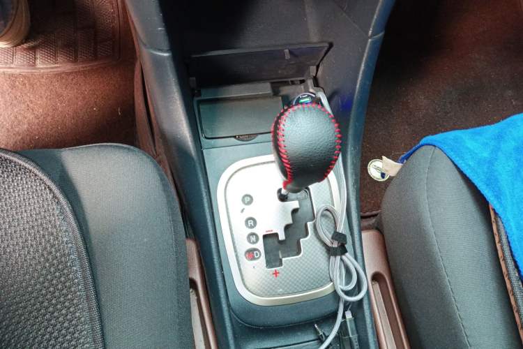 Used Haima Puxima 2010 1.8L Automatic 5-Seater Comfort Trim Gear Lever