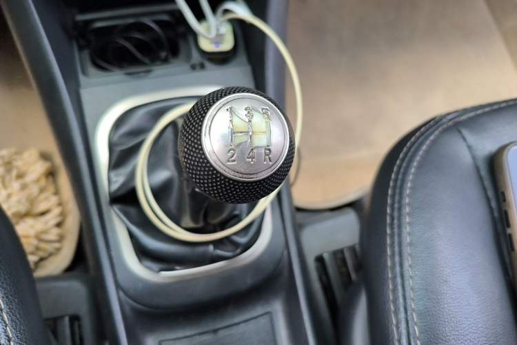 Used Haima Puxima 2010 1.6L Manual 5-Seater Luxury Gear Lever