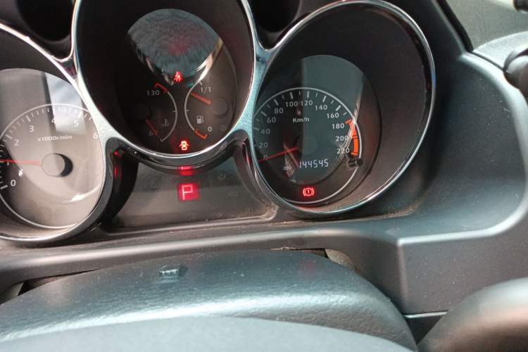Used Haima Puxima 2010 1.8L Automatic 5-Seater Comfort Trim Odometer Close Up