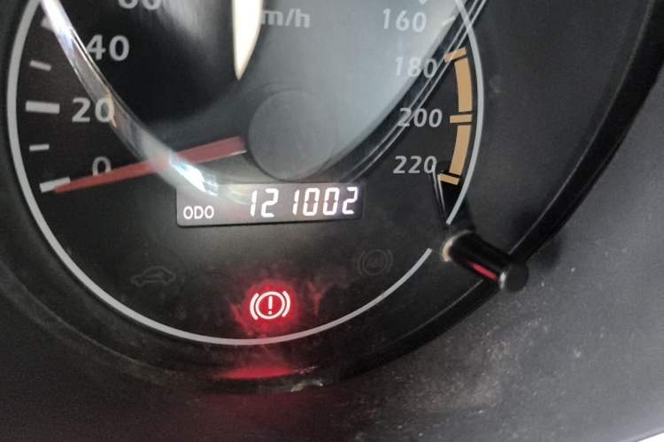 Used Haima Puxima 2010 1.6L Manual 5-Seater Luxury Odometer Close Up