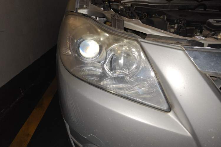 Used Haima Puxima 2010 1.6L Automatic 5-Seater Comfort Trim Right Front Headlight