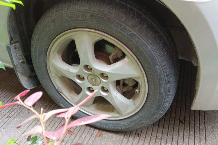 Used Haima Puxima 2010 1.8L Automatic 5-Seater Comfort Trim Right Front Wheel Hub