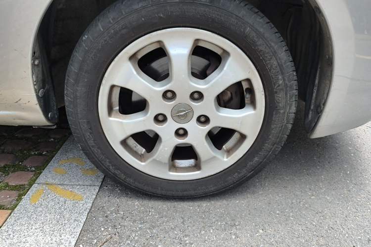 Used Haima Puxima 2010 1.6L Manual 5-Seater Luxury Right Front Wheel Hub