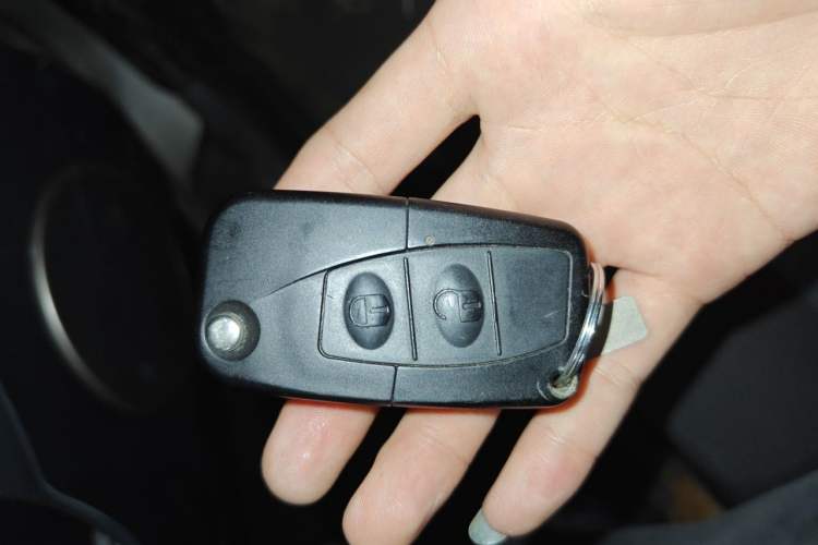 Used Haima Puxima 2010 1.6L Automatic 5-Seater Comfort Trim Vehicle Key