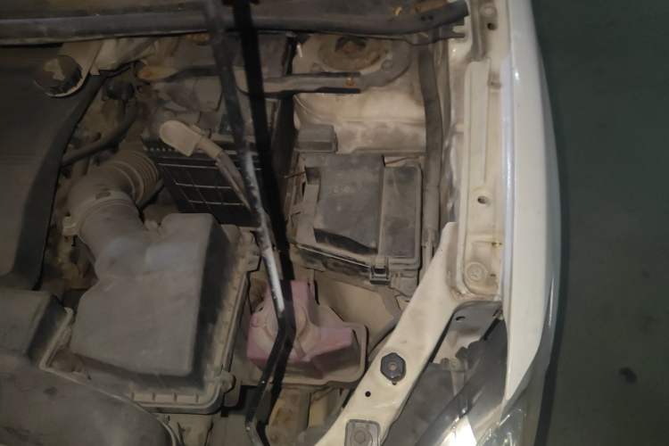 Used Haima Puxima 2010 1.6L Manual 5-Seater Comfort Trim Engine Bay Left