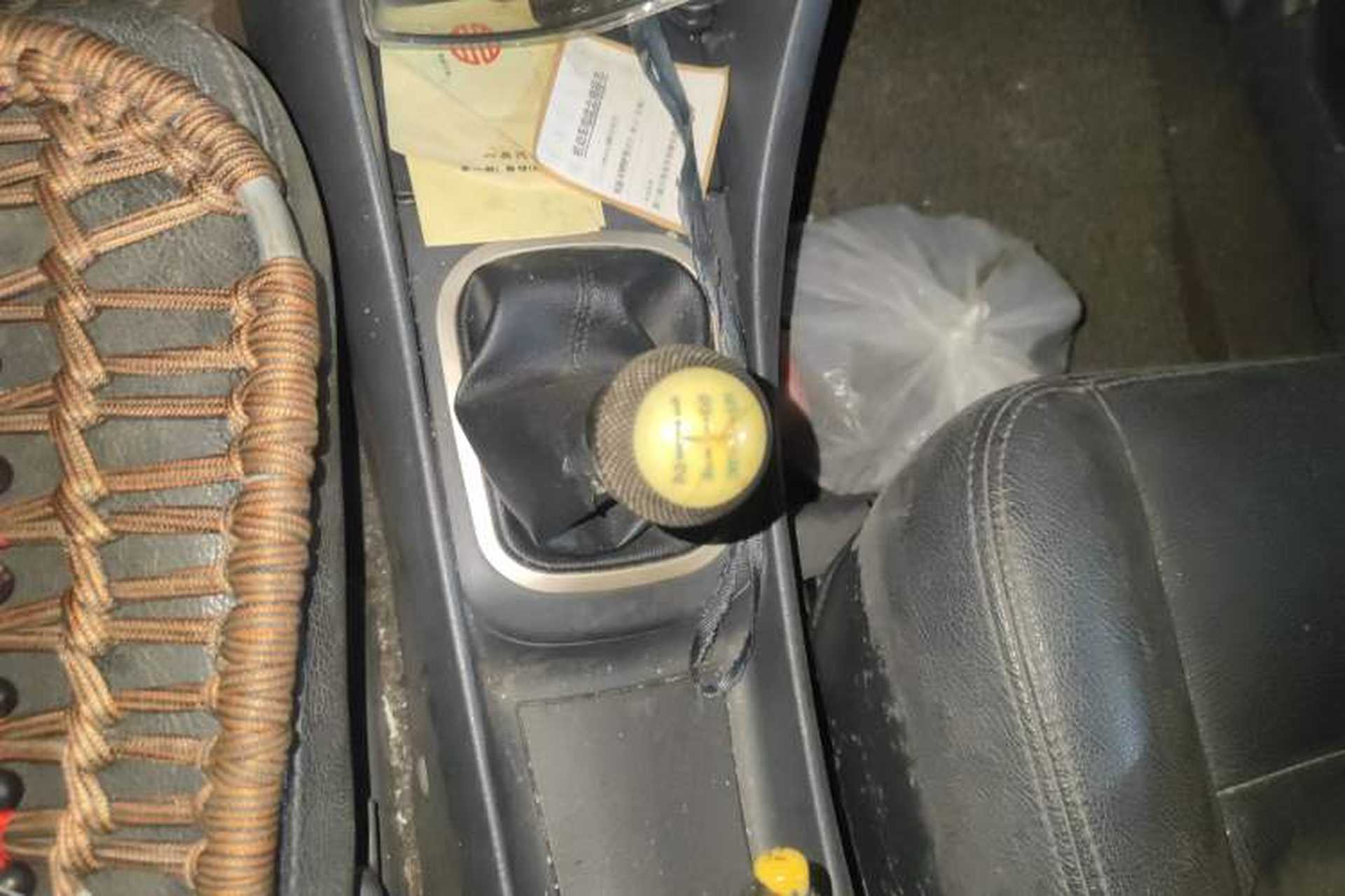Used Haima Puxima 2010 1.6L Manual 5-Seater Comfort Trim Gear Lever