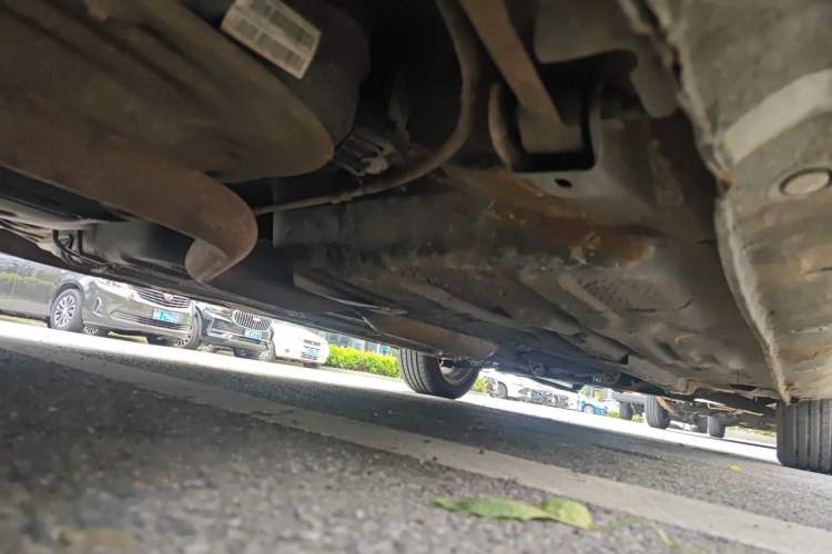 Used Haima Puxima 2012 1.6L Manual 7-Seater Adventure Edition Chassis Rear Right