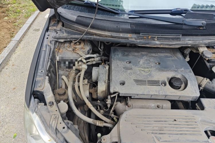 Used Haima Puxima 2012 1.6L Manual 7-Seater Adventure Edition Engine Bay Right