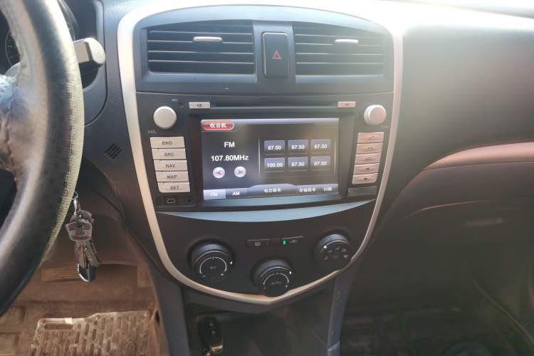 Used Haima Puxima 2012 1.8L Automatic 7-Seater Deluxe Edition Audio And AC Panel