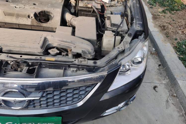 Used Haima Puxima 2012 1.8L Automatic 7-Seater Deluxe Edition Engine Bay Left