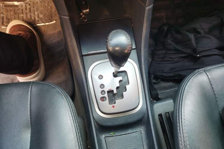 Used Haima Puxima 2012 1.8L Automatic 7-Seater Deluxe Edition Gear Lever