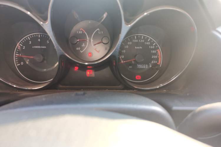 Used Haima Puxima 2012 1.8L Automatic 7-Seater Deluxe Edition Odometer Close Up