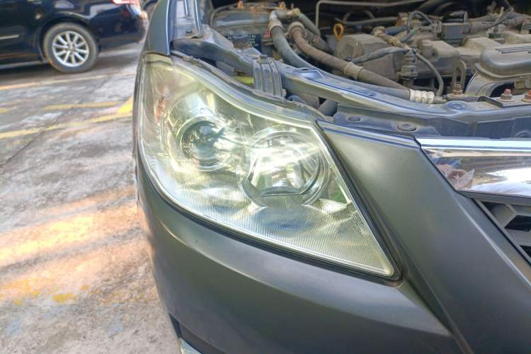 Used Haima Puxima 2012 1.8L Automatic 7-Seater Deluxe Edition Right Front Headlight