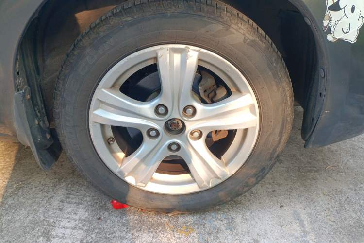 Used Haima Puxima 2012 1.8L Automatic 7-Seater Deluxe Edition Right Front Wheel Hub