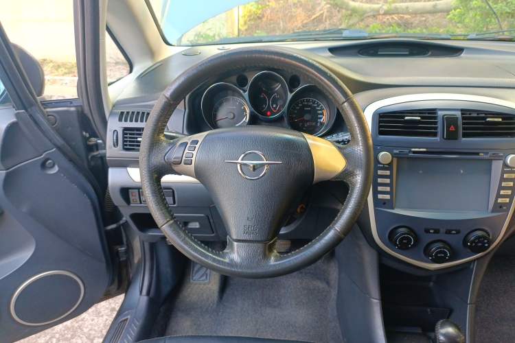 Used Haima Puxima 2012 1.8L Automatic 7-Seater Deluxe Edition Steering Wheel
