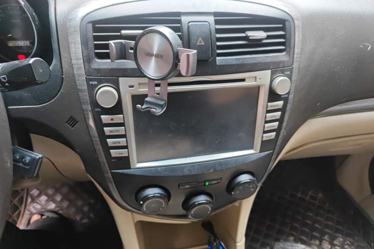 Used Haima Puxima 2012 1.6L Manual 7-Seater Creative Edition Audio And AC Panel