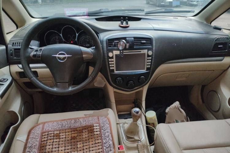 Used Haima Puxima 2012 1.6L Manual 7-Seater Creative Edition Center Console