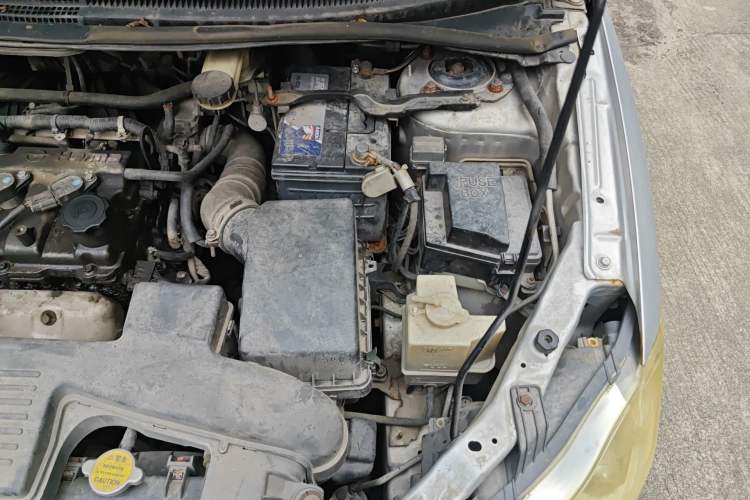Used Haima Puxima 2012 1.6L Manual 7-Seater Creative Edition Engine Bay Left
