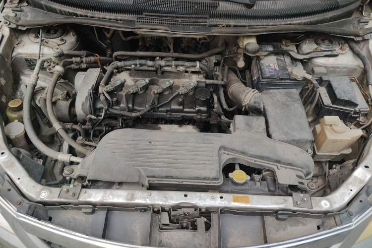 Used Haima Puxima 2012 1.6L Manual 7-Seater Creative Edition Engine Bay