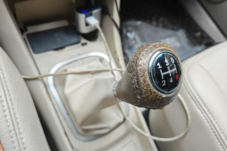Used Haima Puxima 2012 1.6L Manual 7-Seater Creative Edition Gear Lever