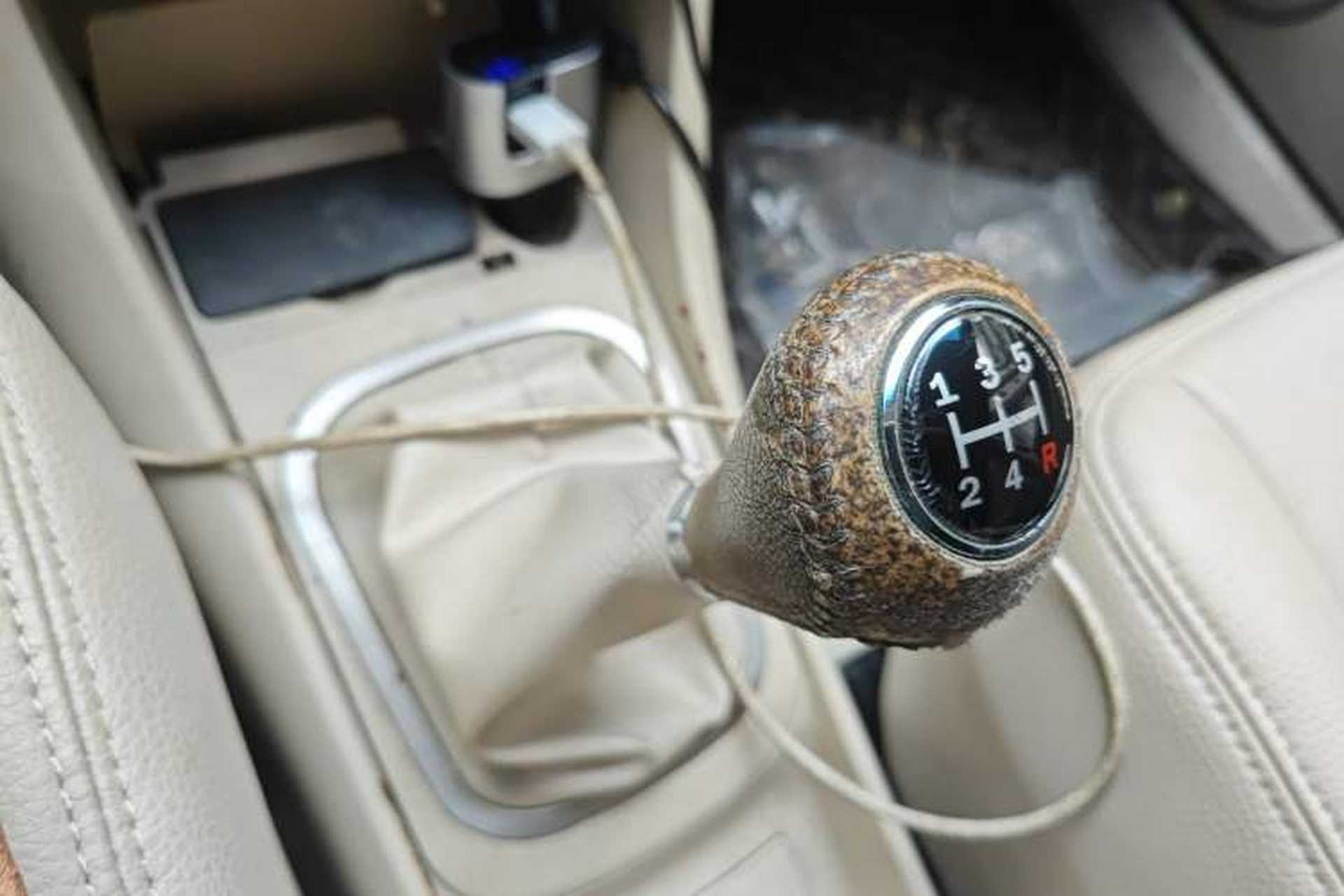 Used Haima Puxima 2012 1.6L Manual 7-Seater Creative Edition Gear Lever