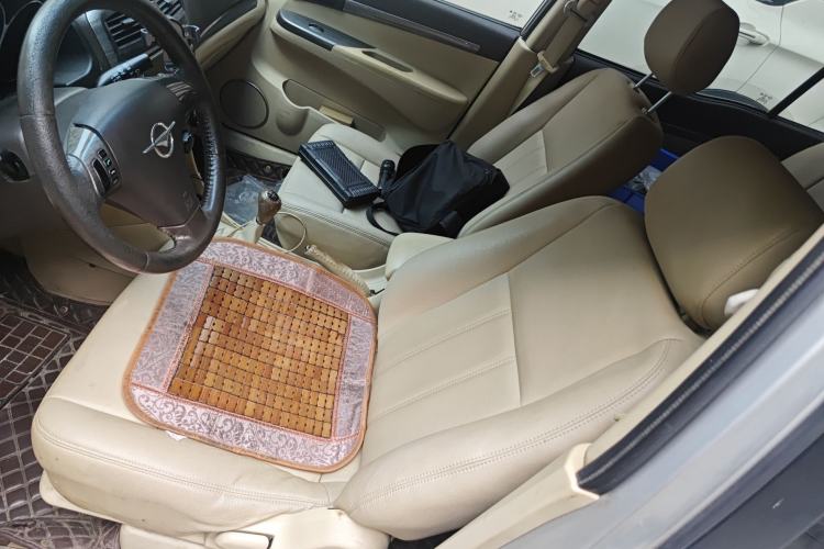 Used Haima Puxima 2012 1.6L Manual 7-Seater Creative Edition Left Front Seat