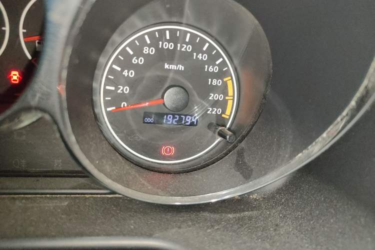 Used Haima Puxima 2012 1.6L Manual 7-Seater Creative Edition Odometer Close Up