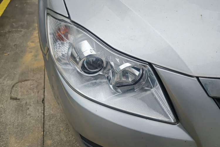Used Haima Puxima 2012 1.6L Manual 7-Seater Creative Edition Right Front Headlight
