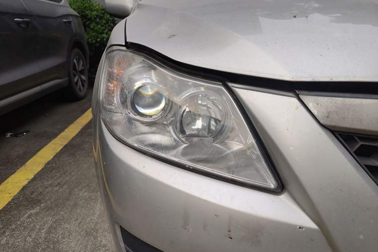 Used Haima Puxima 2012 1.6L Manual 7-Seater Creative Edition Right Front Headlight