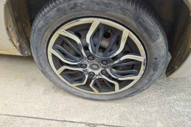 Used Haima Puxima 2012 1.6L Manual 7-Seater Creative Edition Right Front Wheel Hub