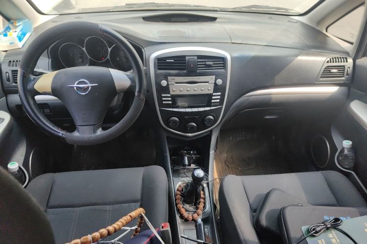 Used Haima Puxima 2012 1.8L Manual 7-Seater Creative Edition Center Console
