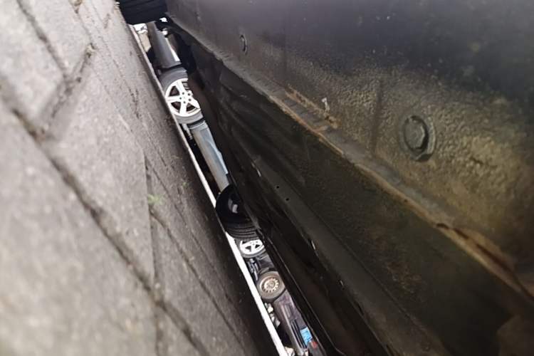 Used Haima Puxima 2012 1.6L Manual 7-Seater Adventure Edition Chassis Front Right