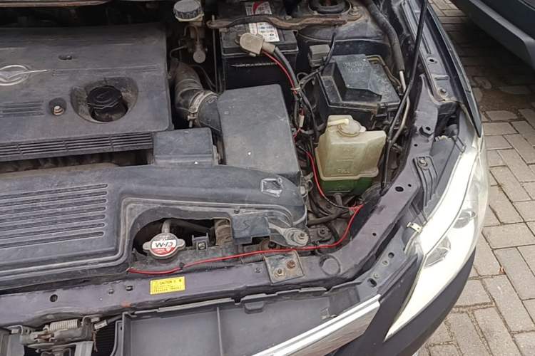 Used Haima Puxima 2012 1.6L Manual 7-Seater Adventure Edition Engine Bay Left