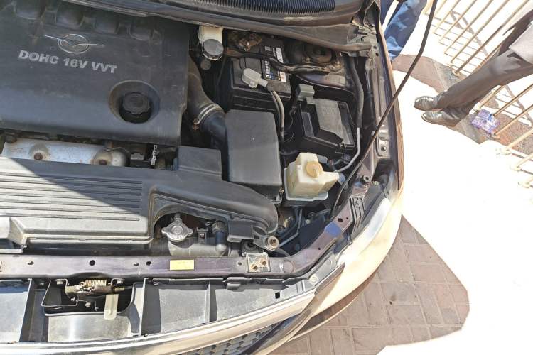 Used Haima Puxima 2012 1.8L Manual 7-Seater Creative Edition Engine Bay Left