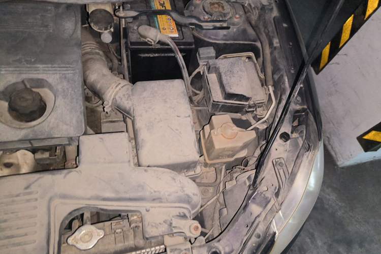 Used Haima Puxima 2012 1.8L Automatic 7-Seater Deluxe Edition Engine Bay Left