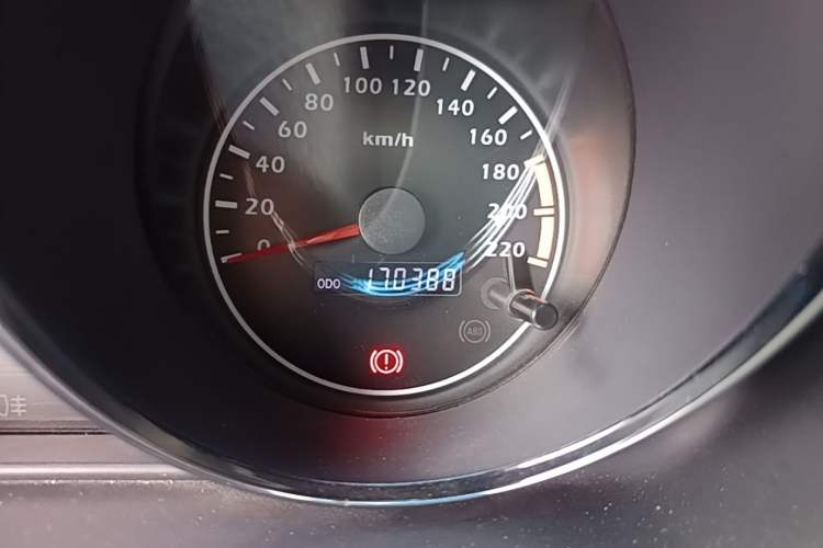 Used Haima Puxima 2012 1.6L Manual 7-Seater Adventure Edition Odometer Close Up