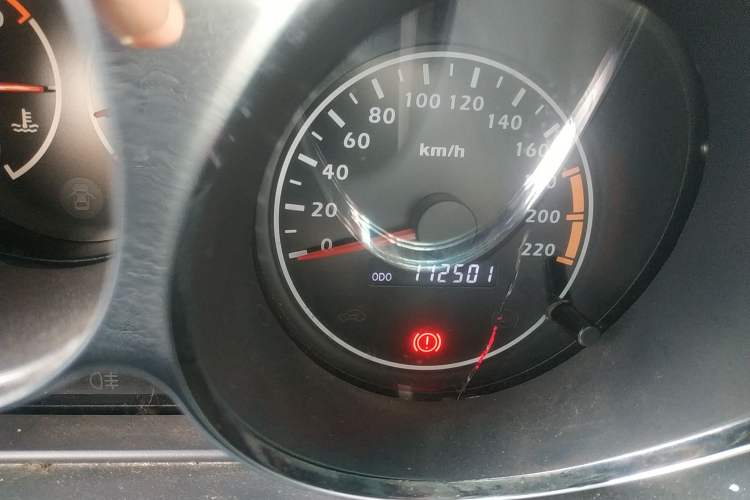 Used Haima Puxima 2012 1.8L Automatic 7-Seater Deluxe Edition Odometer Close Up
