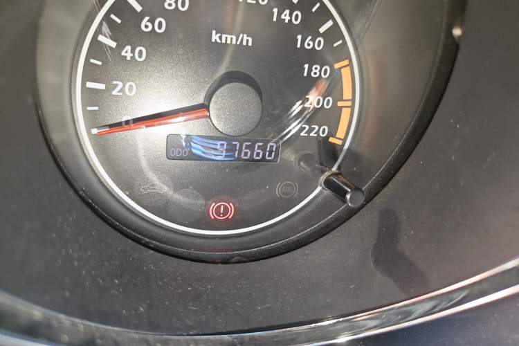 Used Haima Puxima 2012 1.8L Manual 7-Seater Creative Edition Odometer Close Up