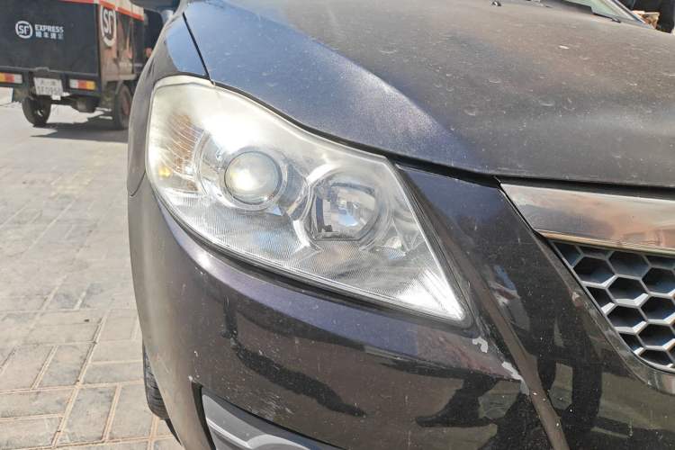 Used Haima Puxima 2012 1.8L Manual 7-Seater Creative Edition Right Front Headlight