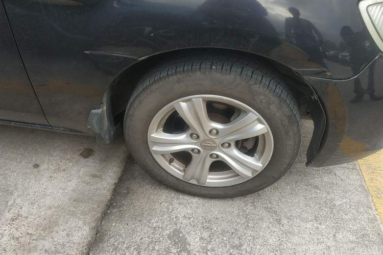 Used Haima Puxima 2012 1.8L Automatic 7-Seater Deluxe Edition Right Front Wheel Hub